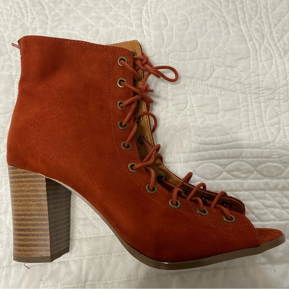 Lace Up Caged heels booties Rush Size 9